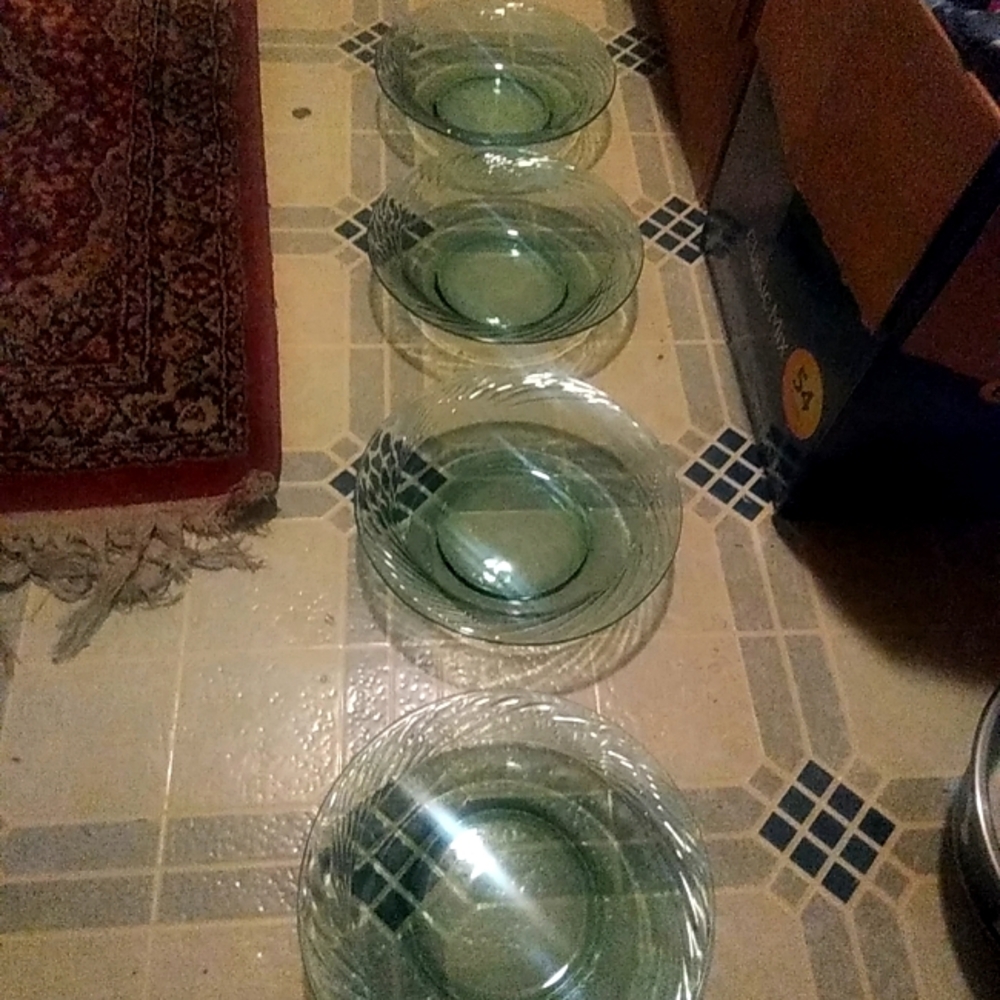 Pyrex bowls green swirl festiva.